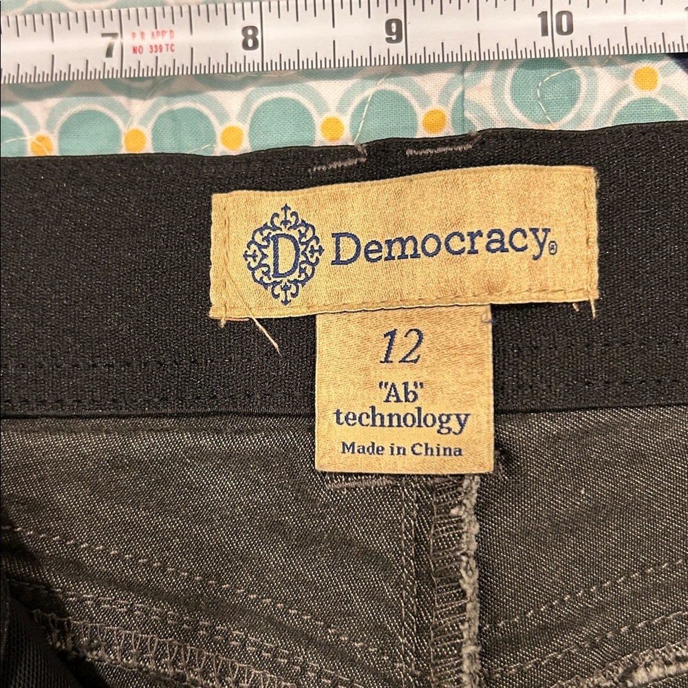 Democracy Green Gray Ab technology straight leg jeans - Picture 4 of 9
